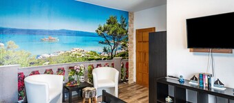 Apartment 'Charmante 32 M² Ferienwohnung' with Shared Terrace and Wi-Fi