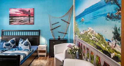 Apartment 'Charmante 32 M² Ferienwohnung' with Shared Terrace and Wi-Fi