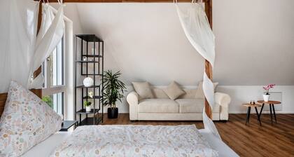 Holiday Home 'Ferienhaus Ebringen' with Private Terrace, Balcony and Wi-Fi