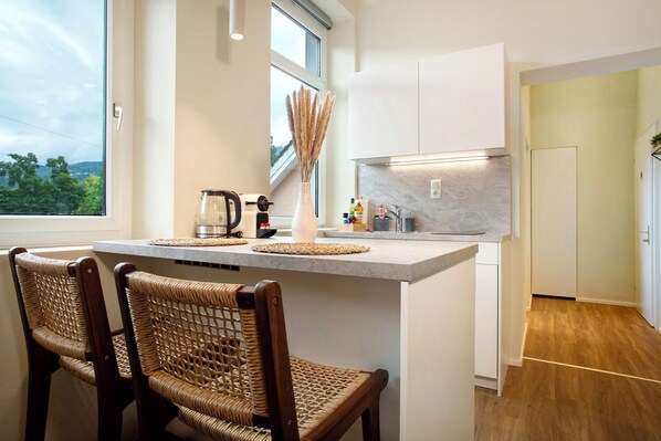 Refrigerador, horno, parrilla de estufa y lavavajillas