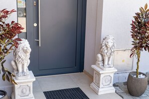 Exterior detail - Apartment 'Sonnenblick Bregenz' with Mountain View and Wi-Fi (Bregenz)