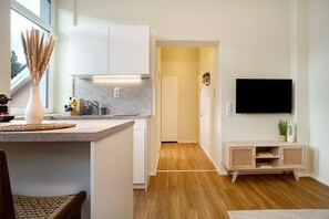 Refrigerador, horno, parrilla de estufa y lavavajillas 