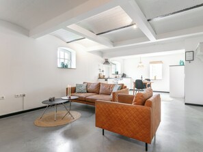 TV - Beautiful cosy apartment in South Limburg (Klimmen)