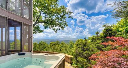 Tallassee Family Home w/ Stunning Smoky Mtn Views
