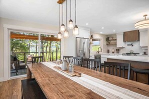 Dining - Breathtaking Wine Country Home w/ Incredible Dundee Hills Vineyard Views, Covered Deck w/ Hot Tub (Dundee)