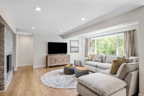 Luokittelematon kuva, 3 kautta 50, painike