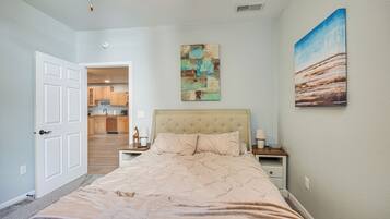 3 bedrooms, desk, iron/ironing board, WiFi