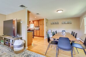 Dining - Charming Highland Falls Home < 2 Mi to West Point! (Highland Falls)
