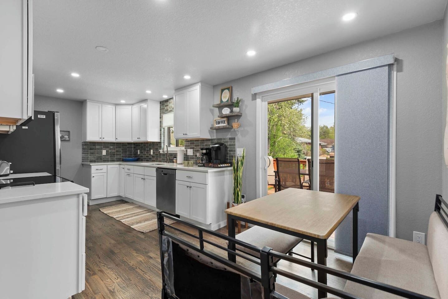 Modern Suite Near Denver | Hot Tub | Outdoor Oasis