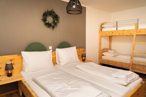 2 habitaciones, cuna de viaje, wifi gratis y ropa de cama 