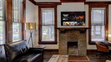 智能电视、壁炉