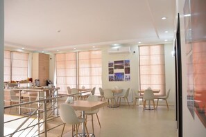 Dining - Hotel City (Batumi)