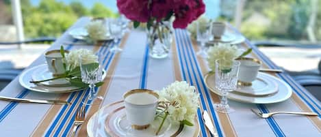 Outdoor dining