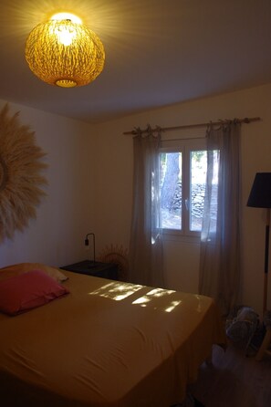 3 bedrooms, WiFi, bed sheets