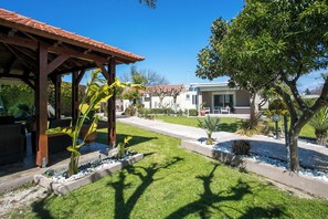 Exterior - Country house by nature ,a Mediterranean enviroment for privacy and relaxation (Κρεμαστή )