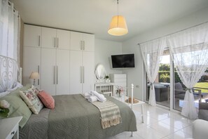 2 bedrooms, WiFi, bed sheets - Country house by nature ,a Mediterranean enviroment for privacy and relaxation (Κρεμαστή )