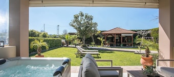 Country house by nature ,a Mediterranean enviroment for  privacy and relaxation 