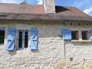 Exterior detail - Maison de Campagne au Calme Avec Accès Piscine (Boissières)