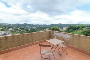 Outdoor dining - Club Villamar - Charming villa "Refugio" in a quiet urbanisation, 8 km from the beach, with a pri... (Vidreres)