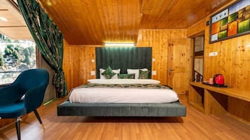 Quarto casal luxo | Ferros/tábuas de passar roupa, Wi-Fi de cortesia