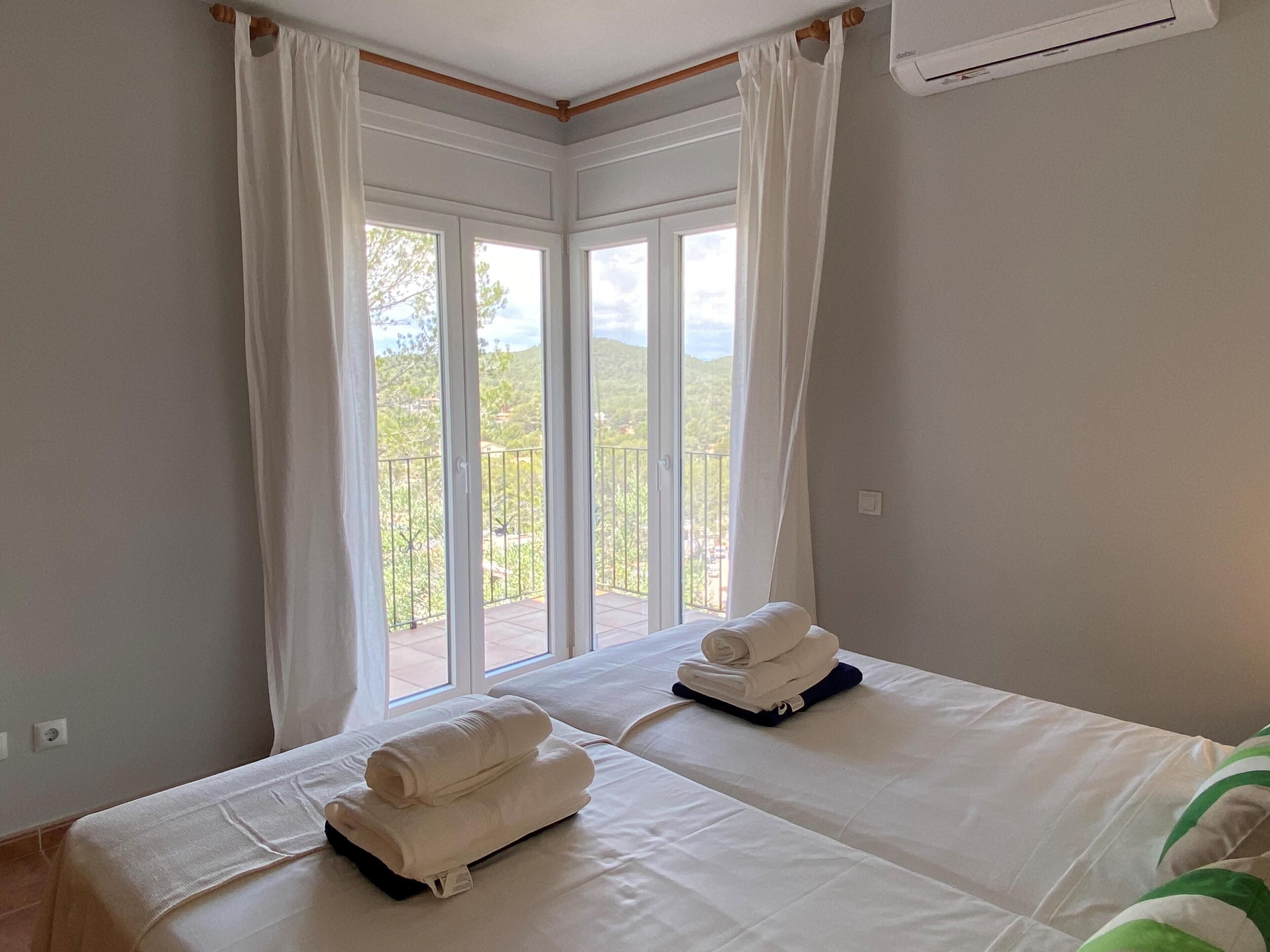 6 室のベッドルーム、アイロン / アイロン台、旅行用ベビーベッド、WiFi (無料)