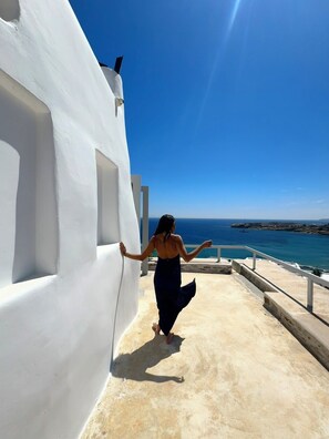 Terrace/patio - Studio with Clear Sea View, Shared Infinity Pool, Gym, Bar, 4' from the beach (C965+8J Mykonos, Greece)