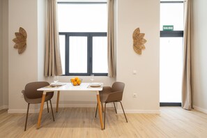 Dining - The Trafalgar Apartment 04 by Florit Flats (Valencia)