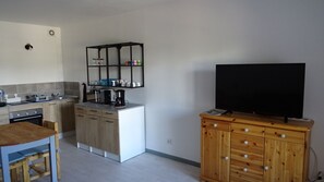 Private kitchen - Location de Vacances à Lorgues Avec vue sur la Ville (Lorgues)