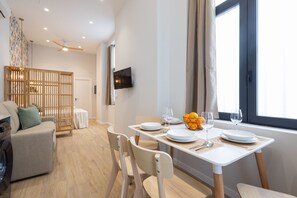 Dining - The Trafalgar Apartment 07 by Florit Flats (Valencia)