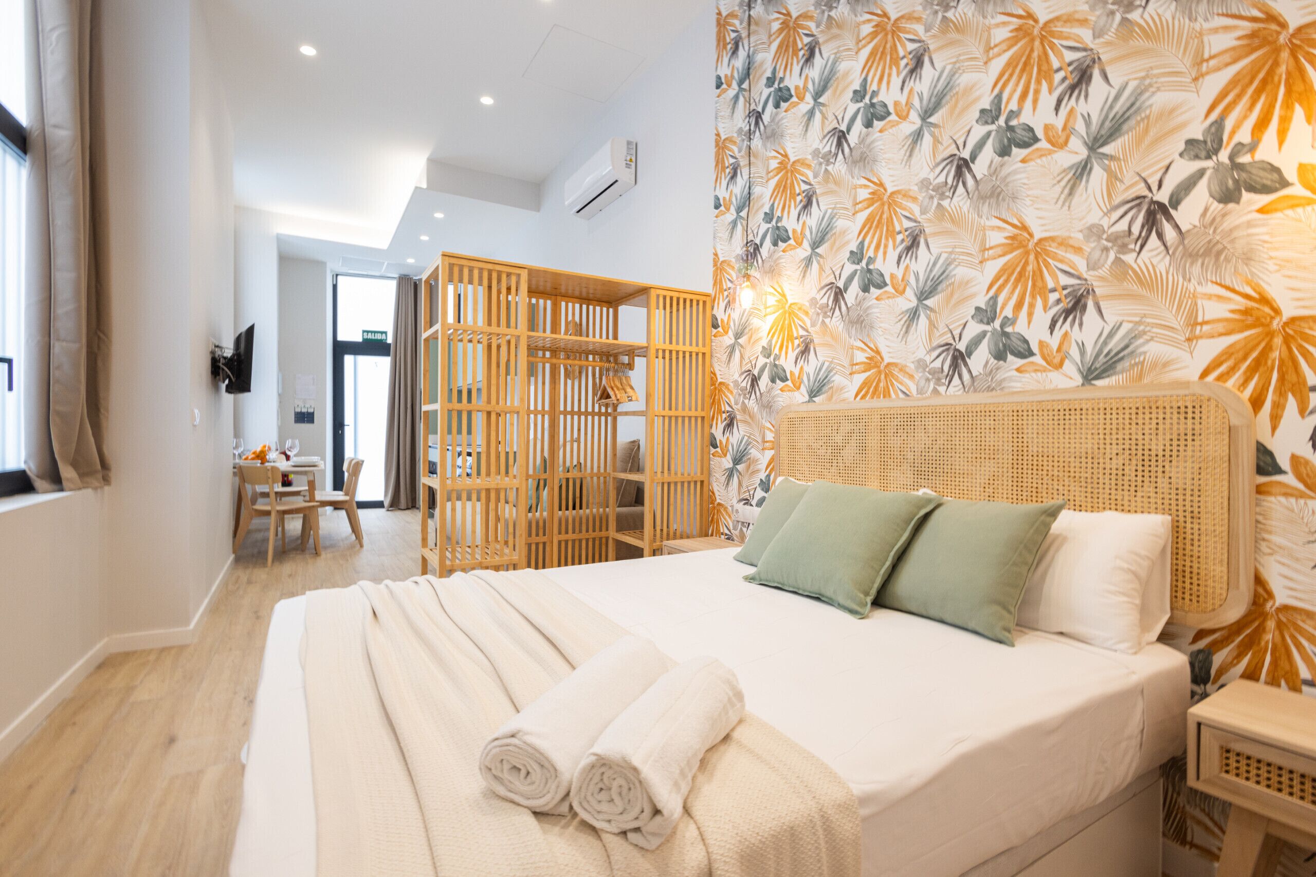 Iron/ironing board, free WiFi, bed sheets