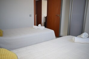 3 Schlafzimmer, Bügeleisen/Bügelbrett, kostenloses WLAN, Bettwäsche