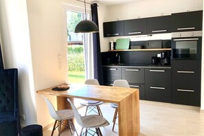 Réfrigérateur, four, plaque de cuisson, lave-vaisselle