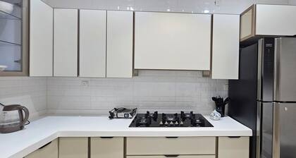 Modern & Cozy Apartment Quiet Area Near Malls & Restaurants