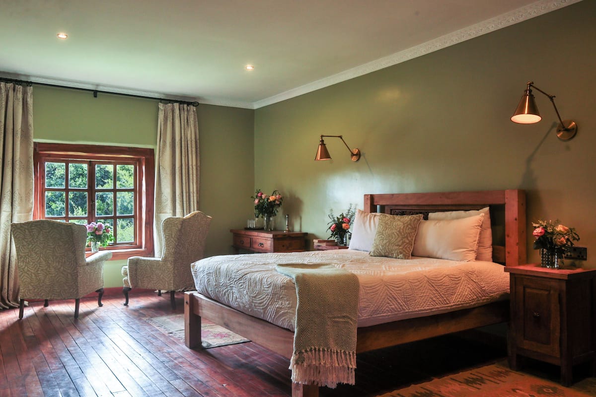 Elite Room | 1 bedroom, in-room safe, individually decorated, individually furnished