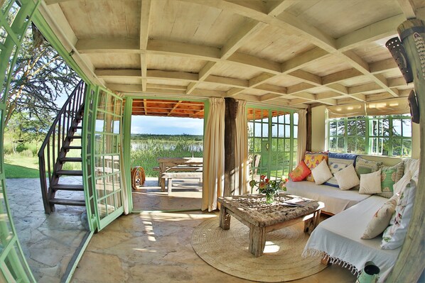 เคบินโรแมนติก | บริเวณนั่งเล่น