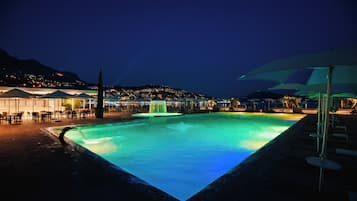 Indoor pool, seasonal outdoor pool