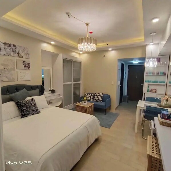 1 habitación, tabla de planchar con plancha, wifi y ropa de cama