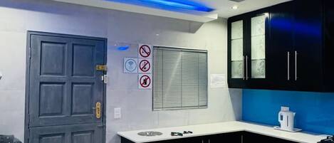 Camera Standard | Cucina privata | Frigorifero nell'area comune, forno a microonde nell'area comune