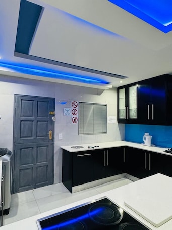 Standard Room | Private kitchen | Shared fridge, microwave