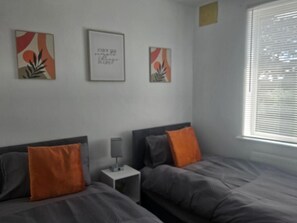 2 bedrooms, iron/ironing board, WiFi, bed sheets