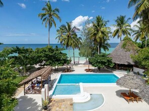 Minibar, coffres-forts dans les chambres, décoration personnalisée