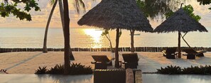 Terrace/patio - MANOLO Beach Resort (Uroa)