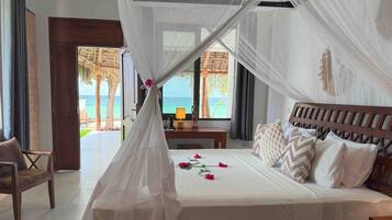 Quarto casal | Frigobar, cofres nos quartos, individualmente decorados