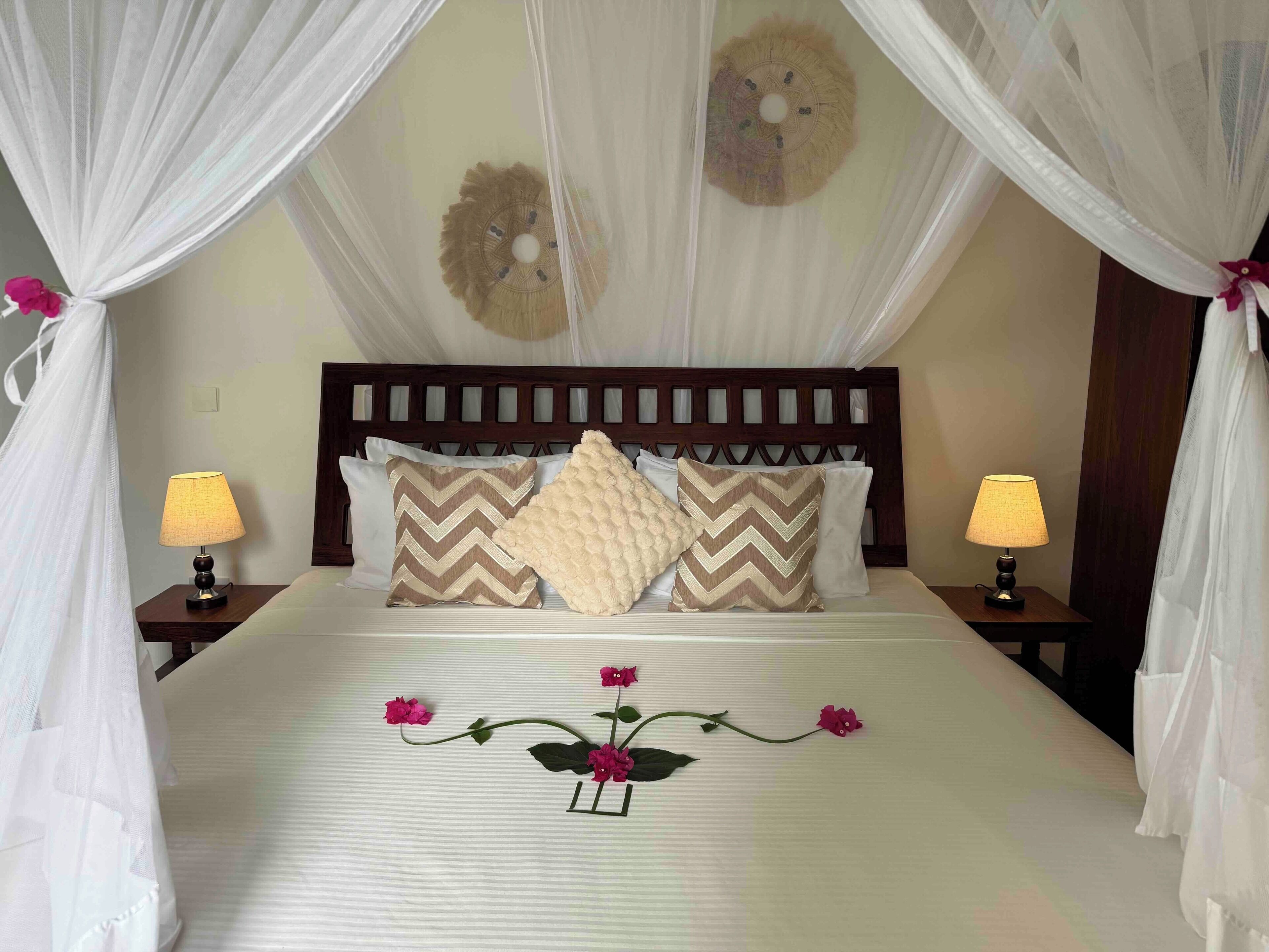 Doppelzimmer | Minibar, Zimmersafe, individuell dekoriert, individuell eingerichtet