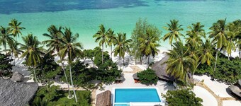 マノロ ビーチ リゾート