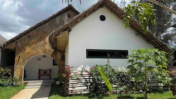 Vila | Frigobar, cofres nos quartos, individualmente decorados