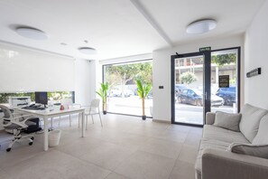 Reception - Apartamentos Odysea (Villajoyosa)