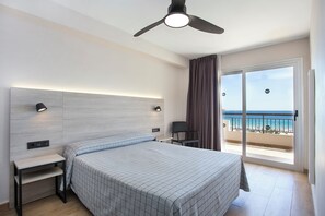 Deluxe Apartment, Sea View | 2 bedrooms, in-room safe, iron/ironing board, free WiFi - Apartamentos Odysea (Villajoyosa)