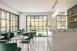 Desayuno buffet incluido todos los días 