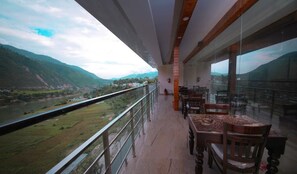 Junior Suite with Riverview | Balcony view - Amritara Social Palace (Chinyalisaur)
